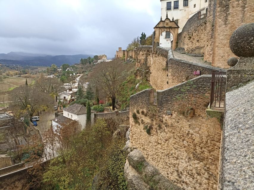 Ronda: Guided Walking Tour with English or Spanish Guide - What to Expect During the Tour