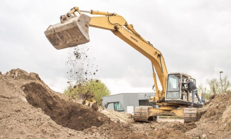 Rostock: 25t chain excavator digging at the Rostock excavator playground - The Highlights That Make This Experience Special