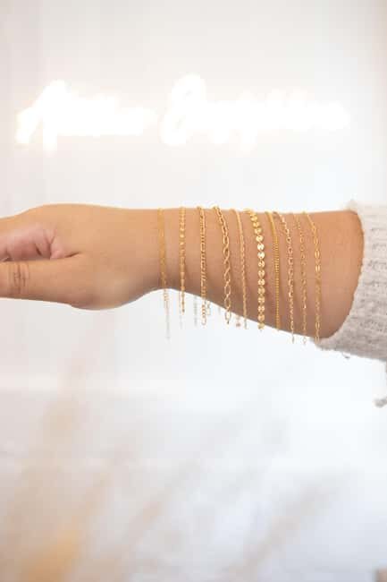 Rouen: Get a permanent bracelet as an eternal souvenir ! - The Experience in Context