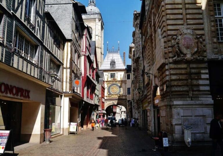 Rouen: Private Walking Tour with a Licensed Tour Guide - The Guide and the Experience