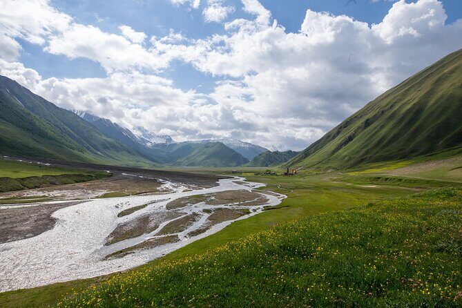 Round-Trip Bus Transfer to Truso Valley from Kazbegi - Why Choose a Bus Transfer to Truso Valley?
