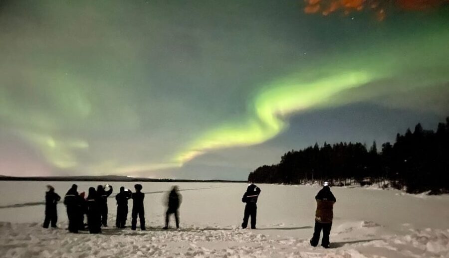 Rovaniemi: Arctic Ice Floating Experience - Suiting Up & Preparation