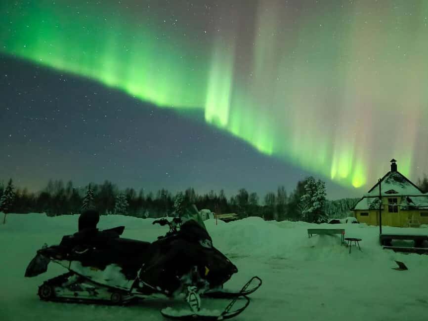 Rovaniemi: Snowmobiling under Aurora+Kota Salmon & Photos - What the Experience Feels Like