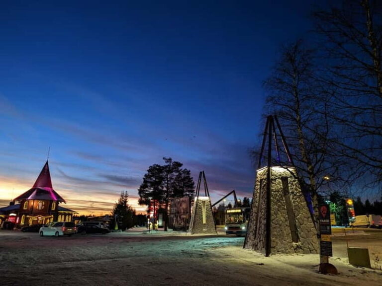 Rovaniemi:Santa Claus Village Guided Tour with Santa's gift - The Itinerary in Detail
