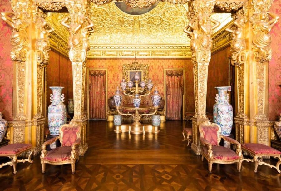 Royal Curiosities: Secrets and Wonders of the Royal Palace of Turin - Who Is This Tour Best For?
