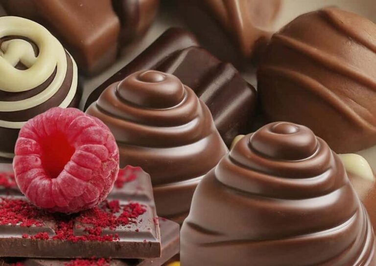 Royal Krumlov Palace Tour: Interiors, Pralines & Café | 3h - The Gardens and Architectural Features