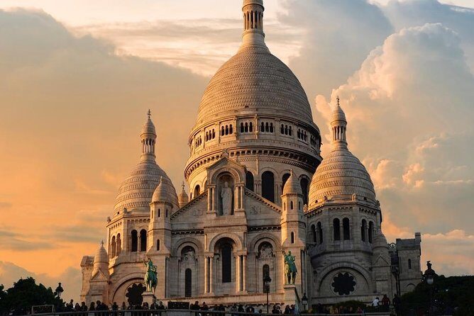 Sacred Heart and Montmartre with private guide - Practical Details and Considerations