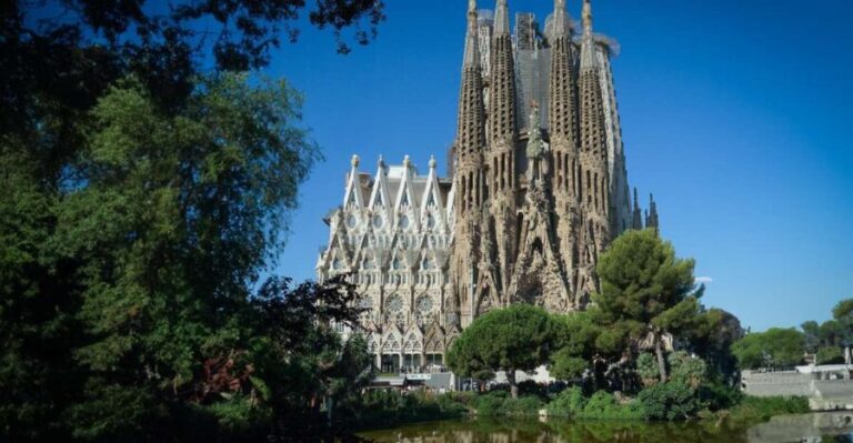 Sagrada Familia and Sailing Experience - The Sailing Experience: Relaxing and Educational