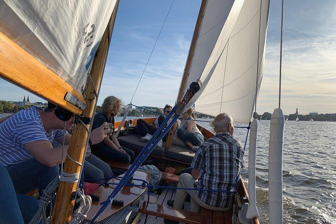 Sailing trip on the Hamburg Outer Alster - The Sum Up