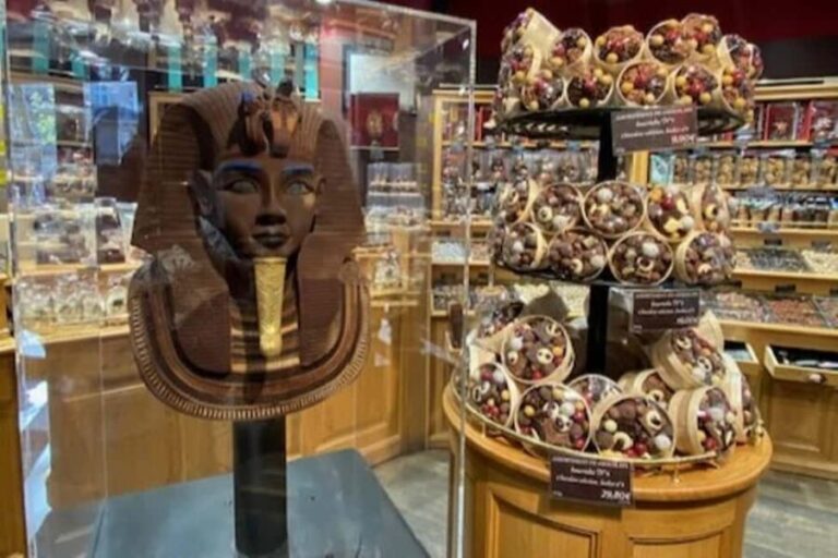 Saint-Germain-Des-Pres: Gourmet Food Private Walking Tour - Exploring Saint-Germain-des-Prés: The Heart of Gourmet Paris