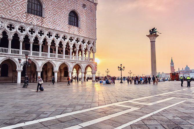 Saint Marks Basilica, Doge's Palace and Gondola tour in Venice - The Good, the Bad, and the Practical