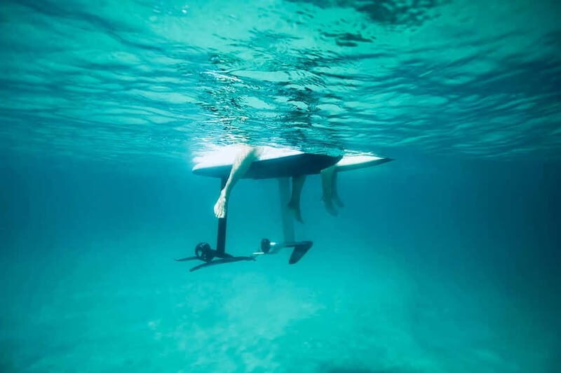 Saint Tropez: Learn how to Surf with an eFoil - The Ride and the Scenery