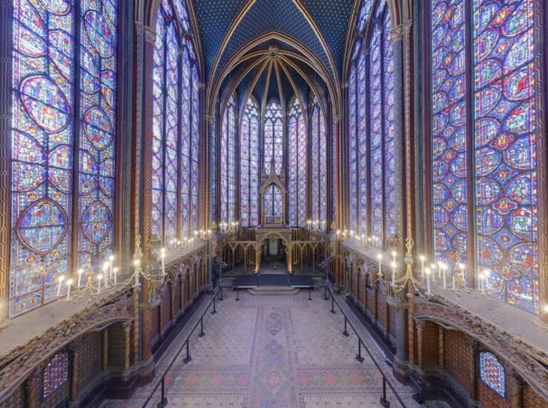 Sainte Chapelle & Conciergerie Private Guided Tour - The Conciergerie: From Royal Palace to Revolutionary Prison