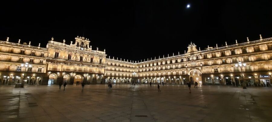 Salamanca: Legends and Stories Private Night Walking Tour - The Experience Itself