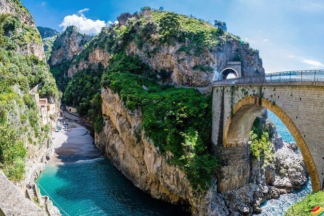 Salerno Shore Excursion: Private Day Trip to Sorrento, Positano and Amalfi - What Makes This Tour Stand Out
