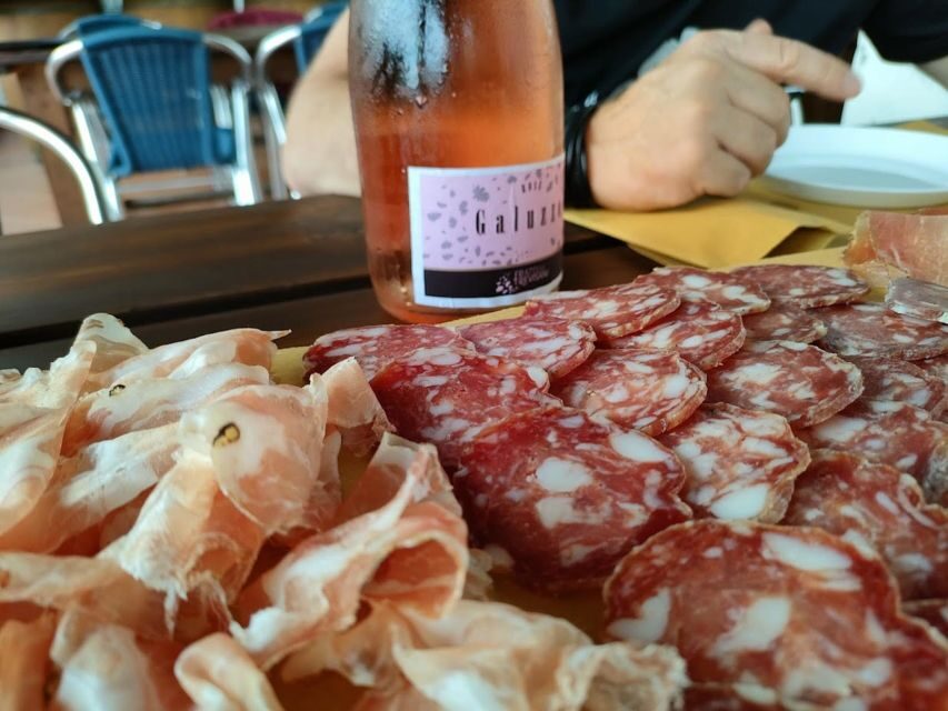 Salò: Tasting of 4 Valtenesi wines with local food - A Deep Dive Into the Experience