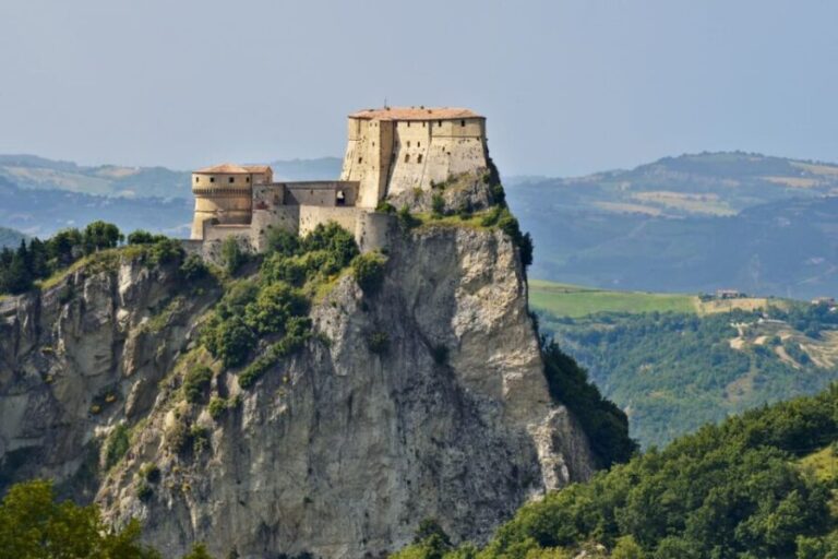San Leo: Fortress Entry Ticket and Cagliostro's Prison - The Experience of Walking the Fortress