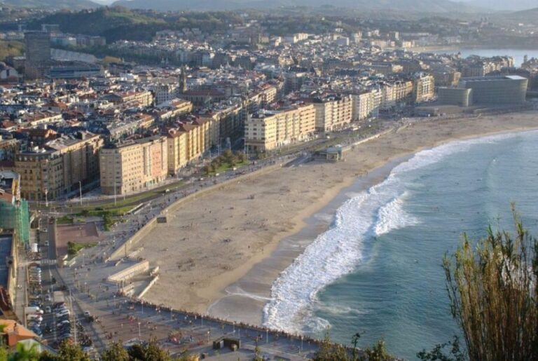 San Sebastian - Donostia Private Guided Walking Tour - Exploring San Sebastian in a Flash: What to Expect