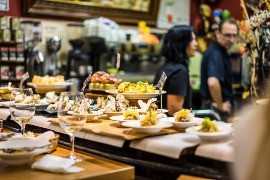 San Sebastián: Ebike Tour with Pintxos Tasting - Pausing for Pintxos and Drinks