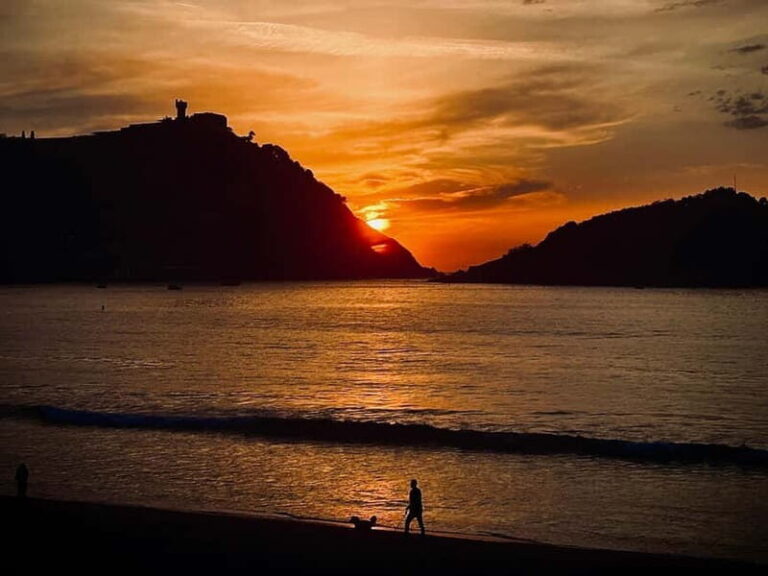 San Sebastián: Sunset from the catamaran in La Concha Bay - Final Thoughts