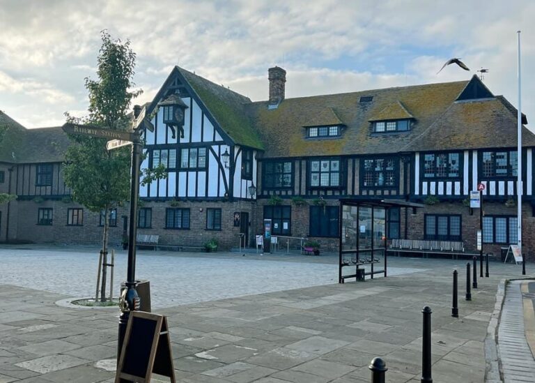 Sandwich: Private 2hr Walking Tour with a Blue Badge Guide - Who Should Consider This Tour?