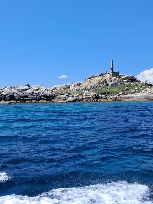 Santa-Giulia: Half-day trip to the Lavezzi Islands - The Experience and Atmosphere