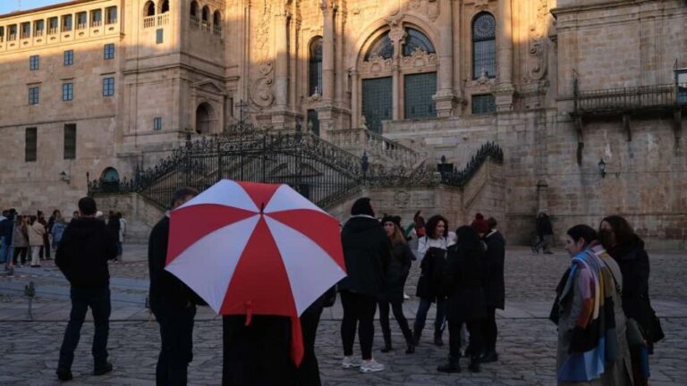 Santiago de Compostela: 3-day tour to Finisterre, Rías Baixas, and the Cathedral - Transport, Timing, and Practicalities