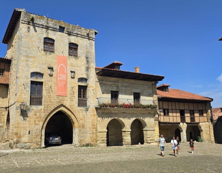 Santillana del Mar: exclusive private tour with Collegiate Church of Santa Juliana - What Makes the Tour Special?