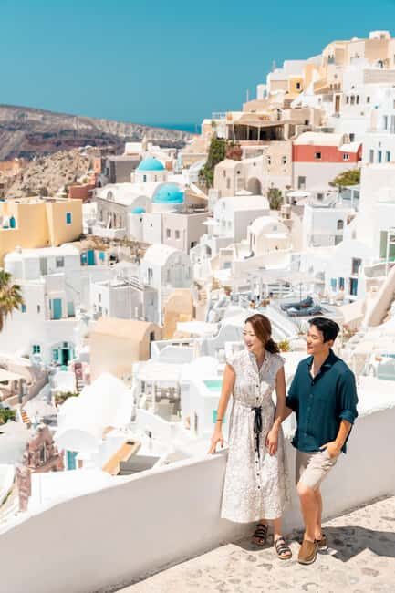 Santorini: 45-minute Photoshoot in Oia - The Photos & Delivery