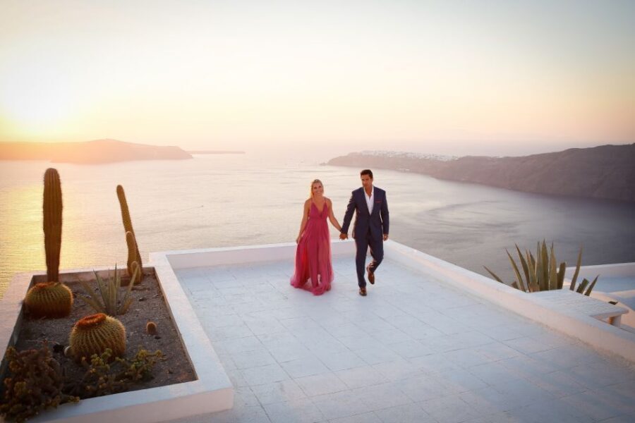 Santorini: Photo Shoot with a Private Vacation Photographer - How the Experience Is Structured