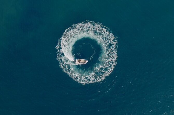 Santorini Rent a Boat - License free - What the Experience Looks Like