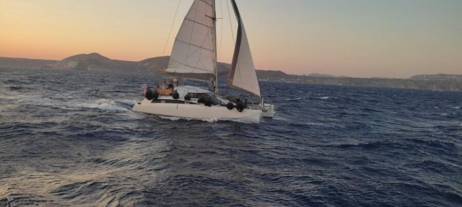 Santorini:Catamaran: private cruise with food & drinks - FAQs