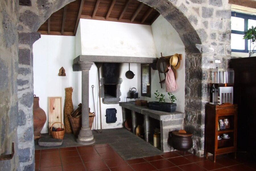 São Miguel: Full-Day 4WD Jeep Tour to Furnas with Lunch - Who Is This Tour Best For?