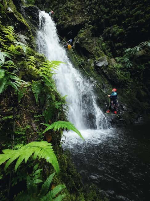 São Miguel: Level 1 Canyoning in Ribeira dos Caldeirões - The Guide and Group Experience