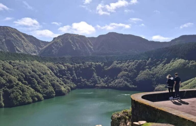 São Miguel: Sete Cidades Volcano & BlueGreen Lakes Tour - Transport, Timing, and Overall Value