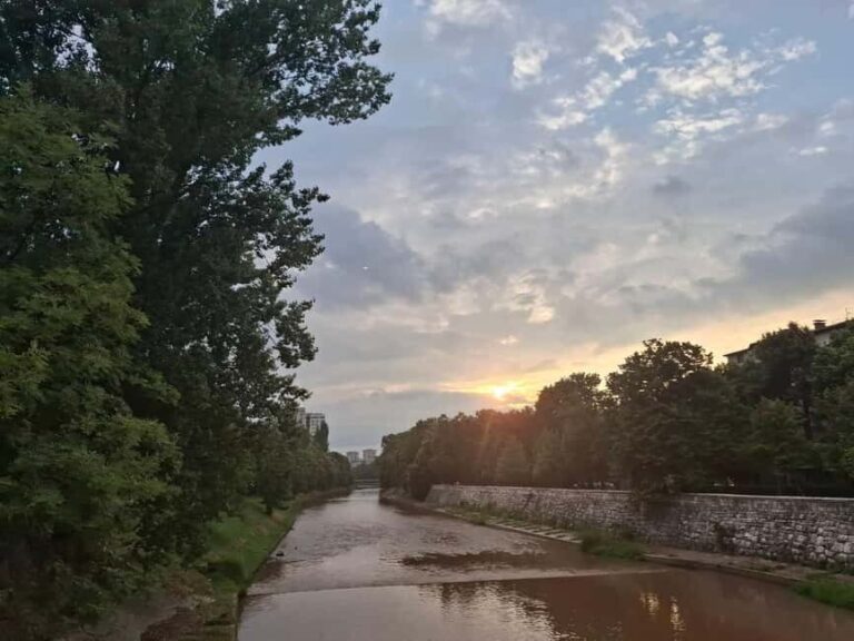 Sarajevo: Guided Green Walk with History and Nature - Visiting the Suada and Olga Bridge