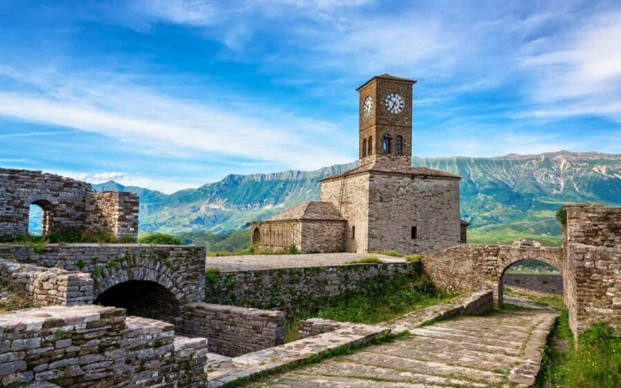 Sarandë: Mespotam, Blue Eye, Gjirokastër, & Lëkurësi Castle - Gjirokastër: Ottoman Charm and UNESCO Status