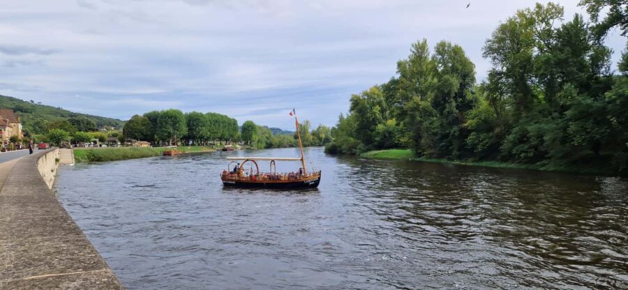 Sarlat: Travel Sketchbook - The Practicalities