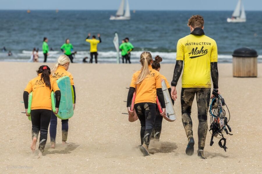 Scheveningen Beach: 1,5 hour Surf experience for families - The Experience in Detail