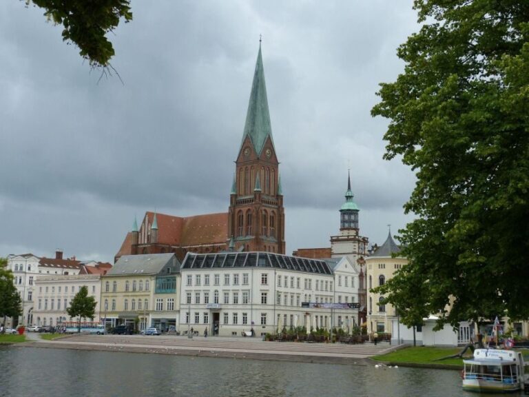 Schwerin: Private Guided Walking Tour - Why Youll Love This Tour