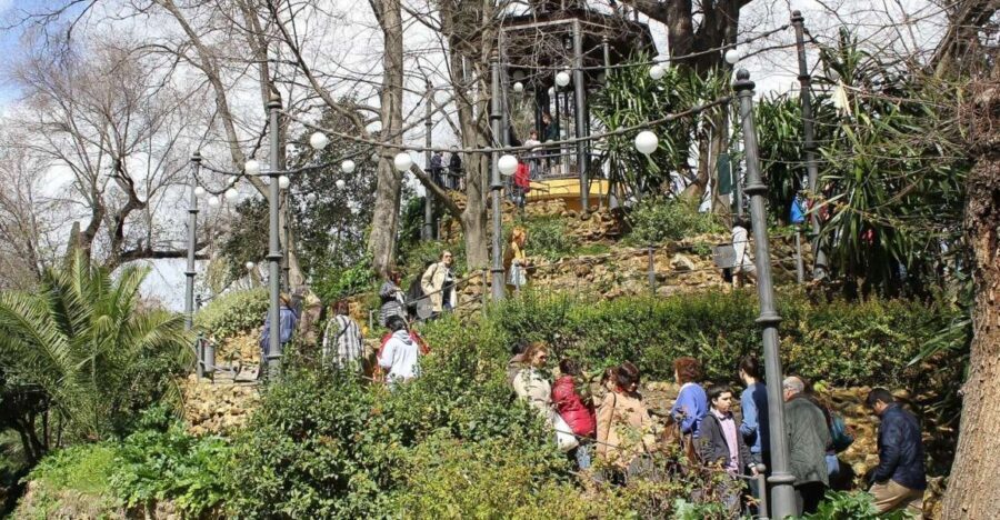 Secrets of Maria Luisa Park and Plaza de Espana - What Makes This Tour Stand Out