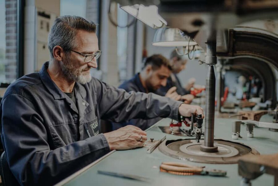 See Diamonds In Style Tour - The Pros and Cons