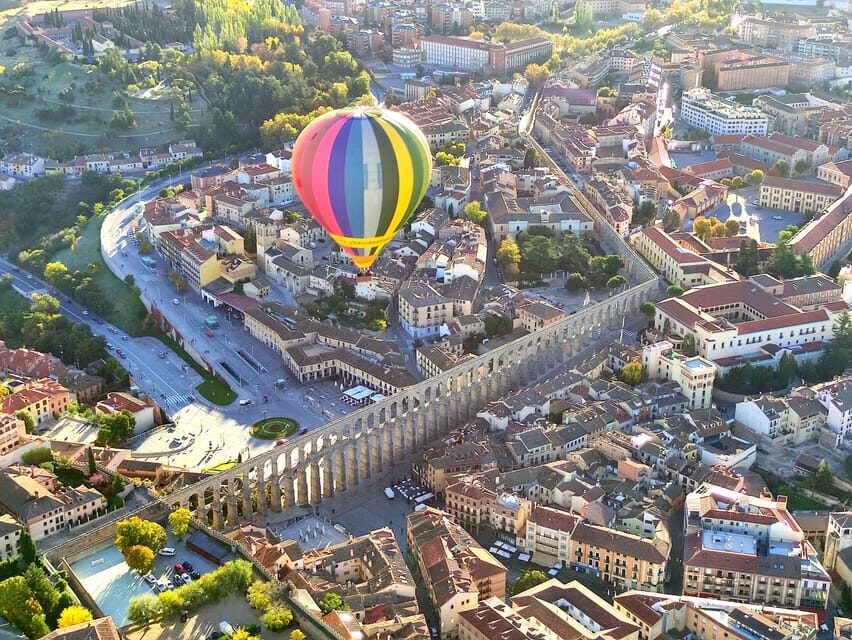 Segovia: Hot Air Balloon flight with Optional Transfer - The Landing and Celebration