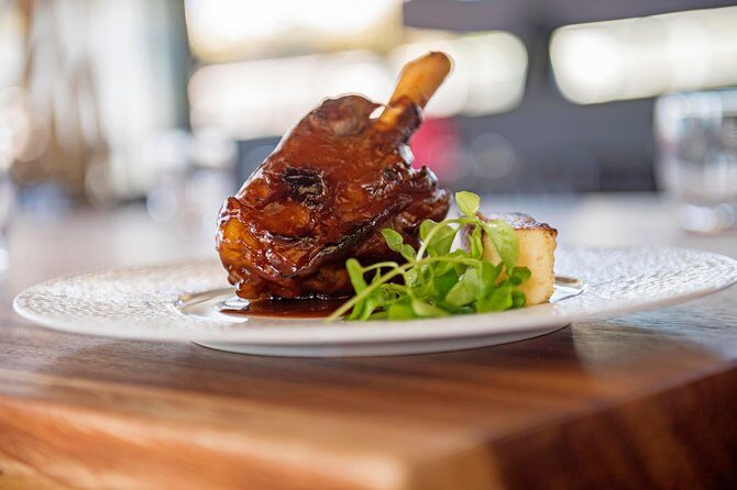 Seine River Sightseeing Cruise and Lunch at Le Bistro Parisien - Authentic Perspectives Based on Reviews