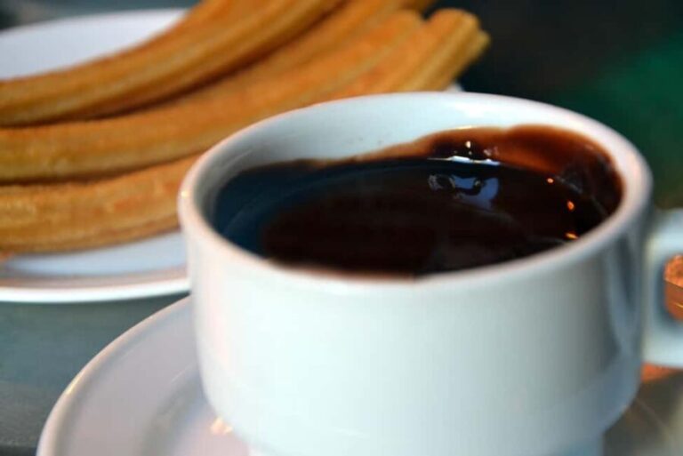 Semi-Private Tour: Old Town & Chocolate and Churros - Key Points