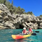 Sesimbra: Arrábida Natural Park Kayak Tour - Quality of guides and group size