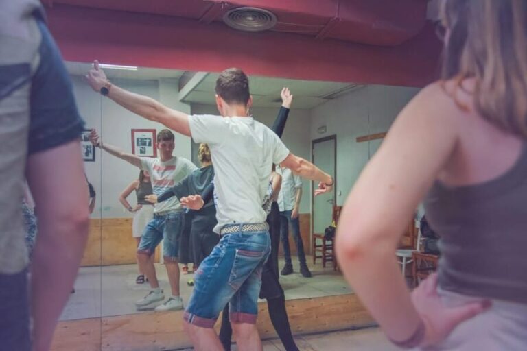 Sevilla: Flamenco Class Experience - Who Should Consider This Flamenco Class?