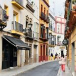 Seville Full Day Tour with Alcázar & Flamenco - Wandering the Narrow Streets of Santa Cruz