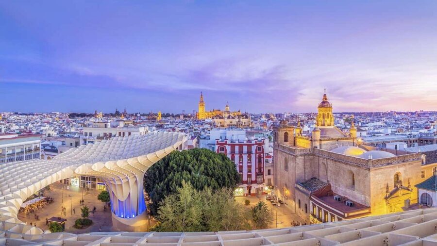 Seville in 1 Day Tour: Historic Center, Monuments, and Jewish Quarter - Breaking Down the Itinerary