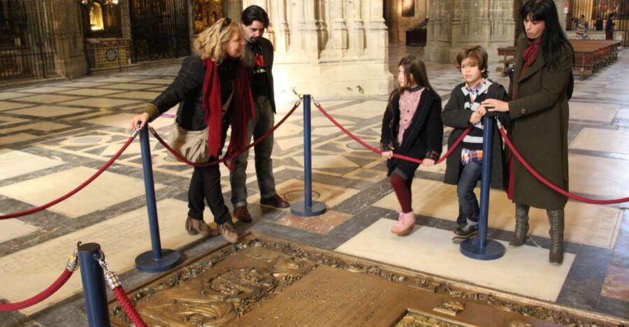 Seville: Royal Alcazar, Cathedral and Giralda Tower Tour - The Logistics: How the Tour Works